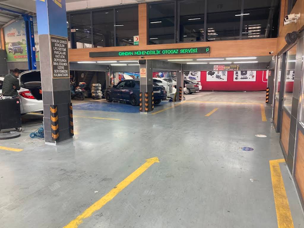 Candan Mühendislik atölyesinde servis araçları